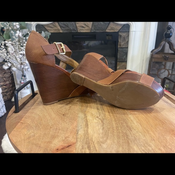 Banana Republic Wedge - Picture 5 of 6